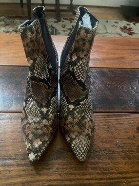 Qupid Snake-Print Pointed Toe Ankle Boots - Brown & Black